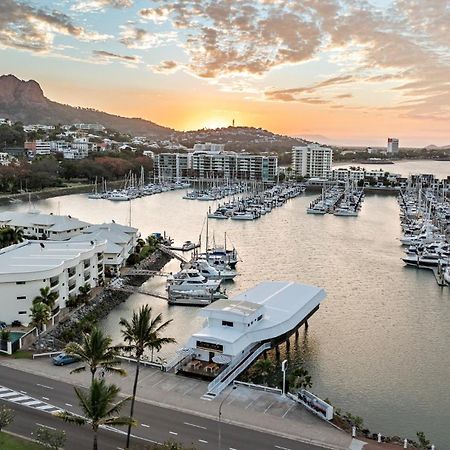 The Pier Pods On The Water- 50M From Townsville Bus Terminal And Ferry Terminal- Passport Id Requried Exterior foto