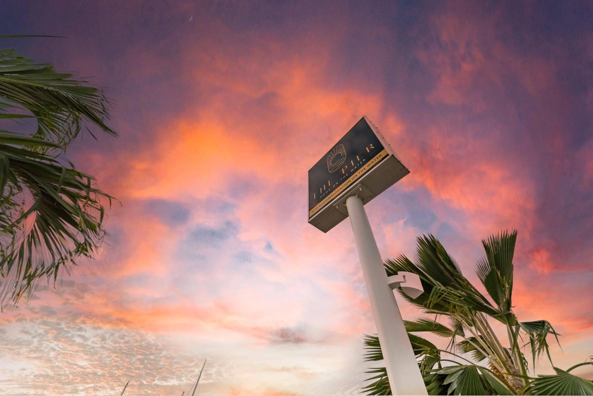 The Pier Pods On The Water- 50M From Townsville Bus Terminal And Ferry Terminal- Passport Id Requried Exterior foto