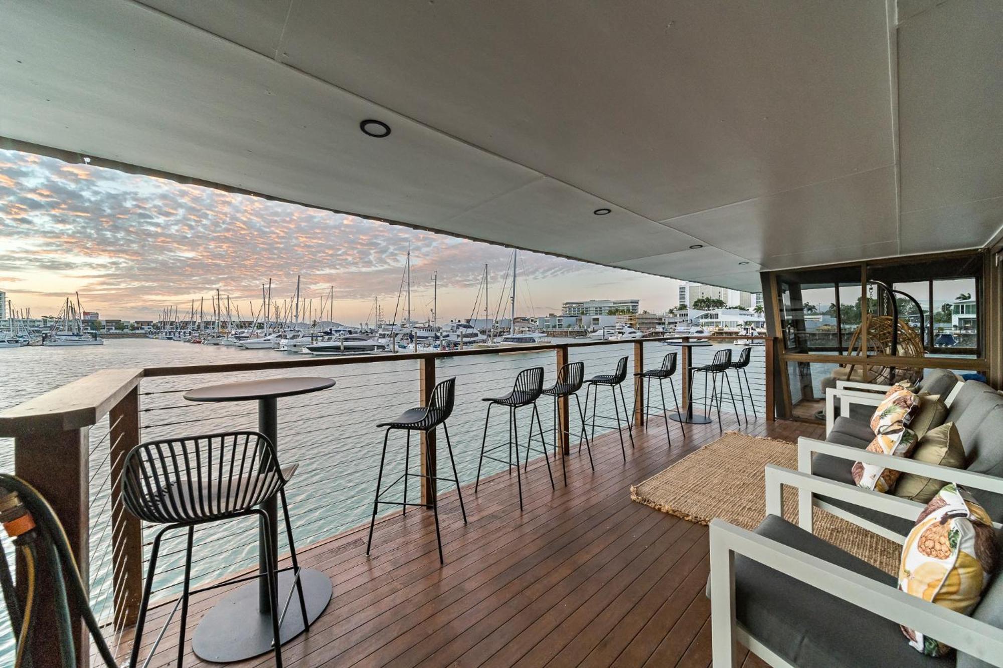 The Pier Pods On The Water- 50M From Townsville Bus Terminal And Ferry Terminal- Passport Id Requried Exterior foto