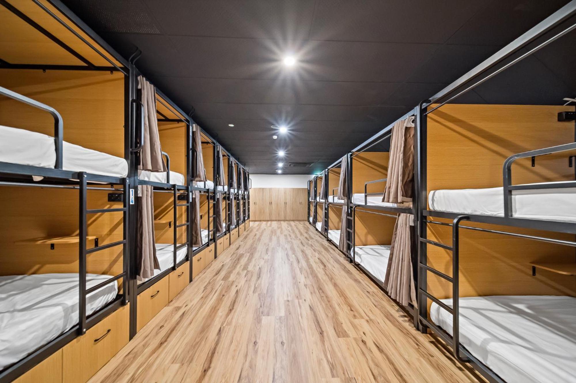 The Pier Pods On The Water- 50M From Townsville Bus Terminal And Ferry Terminal- Passport Id Requried Exterior foto